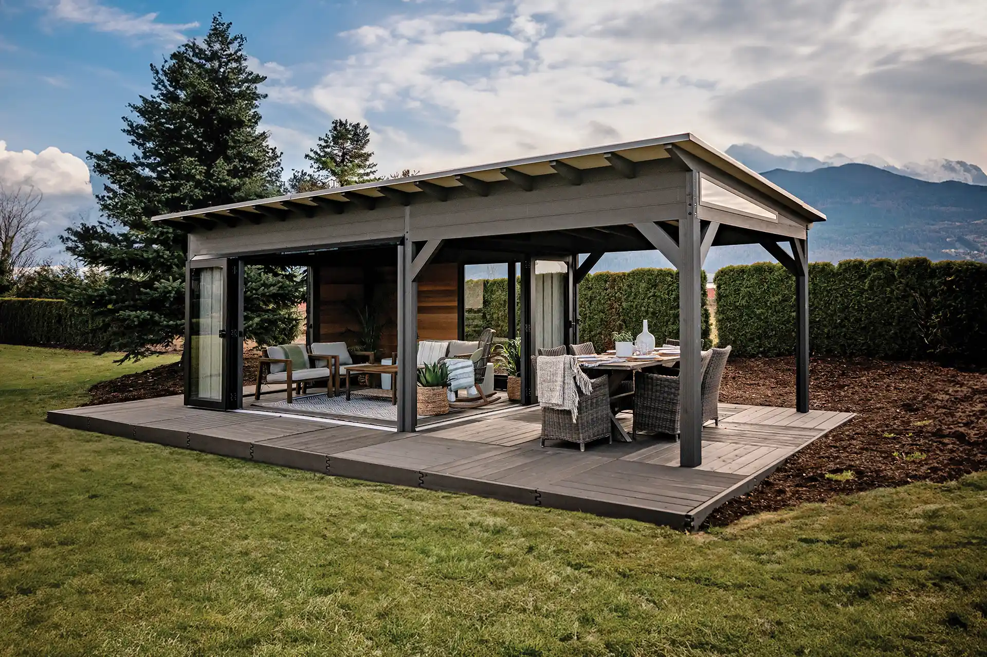 Duke Veranda pavilion with Canyon panels